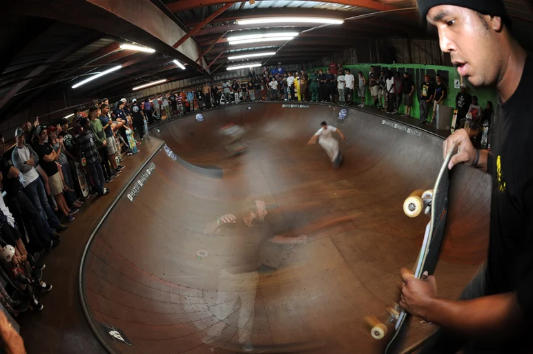 <!--hj2014-->

The bowl was packed with spectators ready to witness some devilishly good skating for our Bloody Bowl Jam. Deein Coats hustled around the deck while a group of ghosts whipped around in the bowl.
