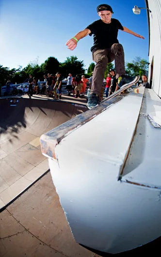 <!--daatlfriday-->

Where others stall, Dalton Dern Smith Grinds, closing out the Best Trick Bowl Jam.
