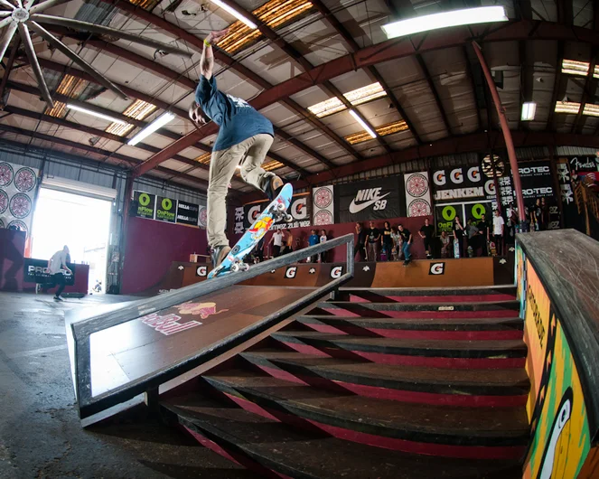 <!--ta14-t-->

This trick always looks good, Mike Davis with a back nose blunt.