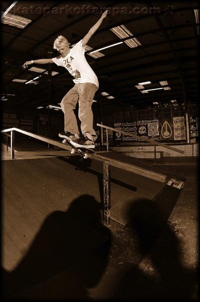 Sepia, backside smith