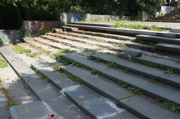 Lurk Through Prague 2011: Stalin plaza