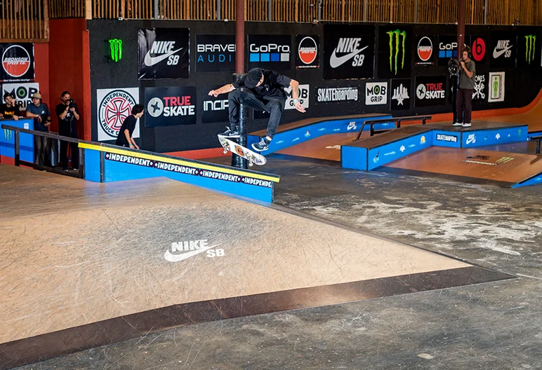 <!--am16satphotos-->

Marek Zaprazny cuts the Malarkey with a Nollie 180 Heel.