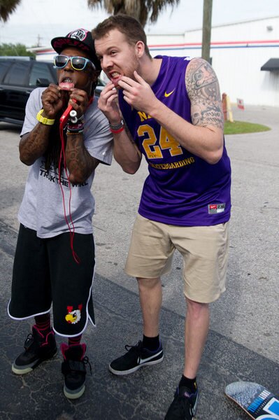 Okay, Weezy just showed up and came through