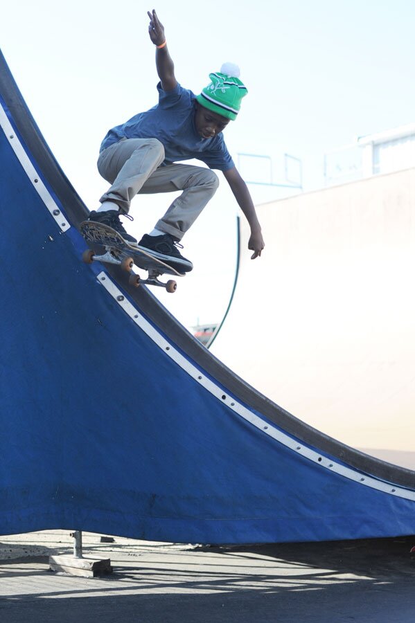 Darius has snaps off the side also