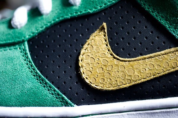 Nike SB May 2010 Quickstrike