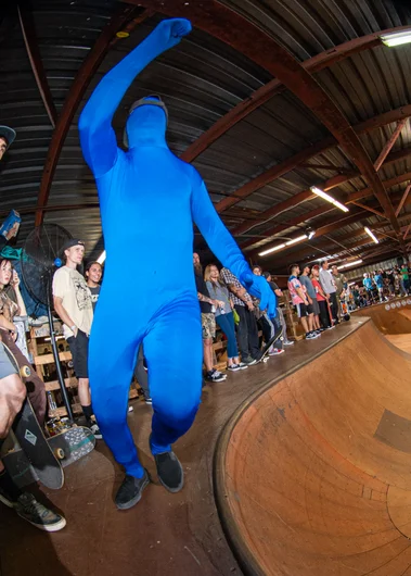 Missing member of the blue man group came through mid contest!

<!--ombj2022-->