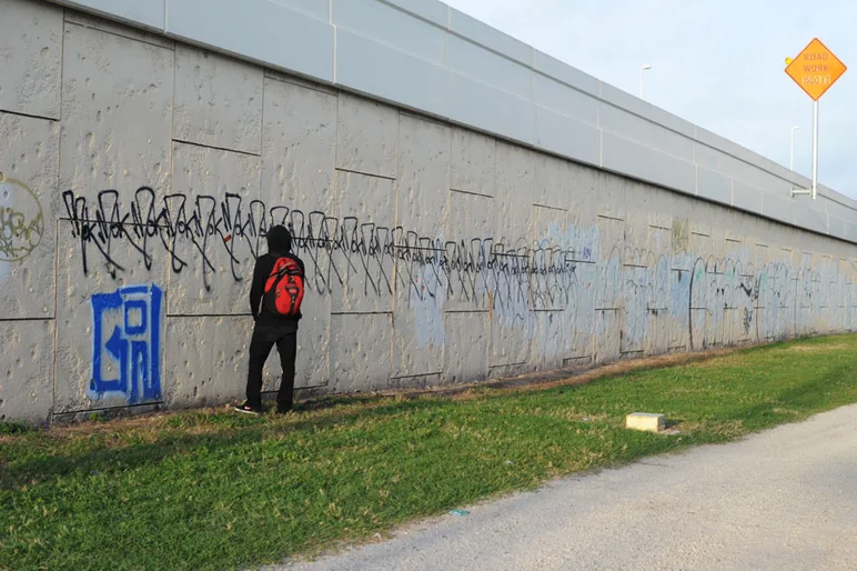 All good road trips start with an emptying of the pipes.  Manny shows how to get it done behind Innetech so you're not that guy making us pull over for a tinkle.<!-- Damn Am Atlanta 2013: The Road and The Bowl Jam -->