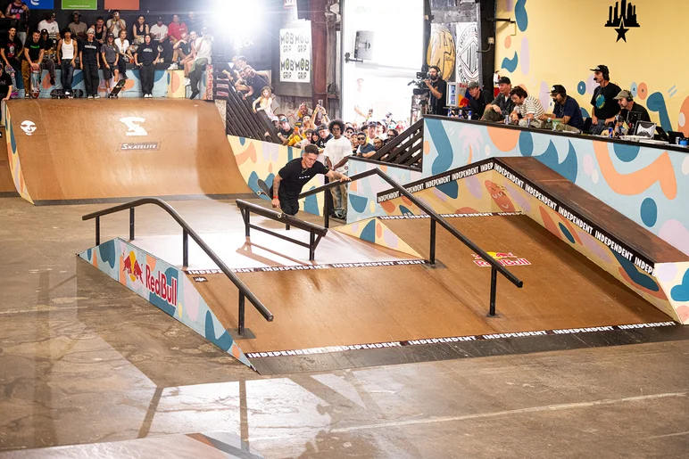 Overcrook on the pyramid