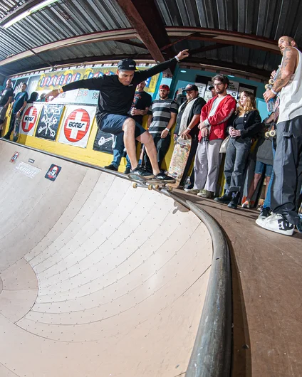 Orlando front 5-0 through the corner for the crowd

<!--oldmanbowljam23-->