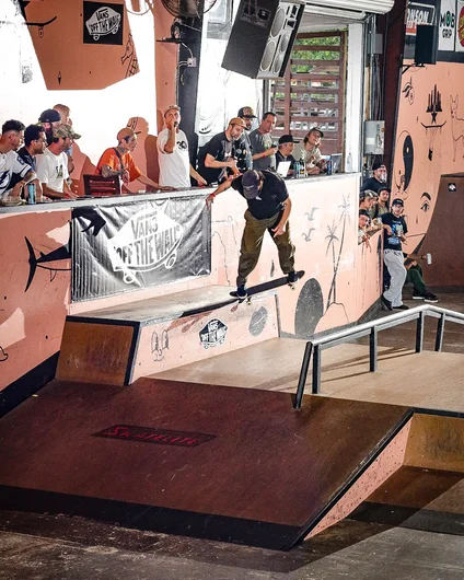 Marse Farmer of SPoT with a Back 180 Nosegrind for the judges

<!--clashofthecrews23finals-->