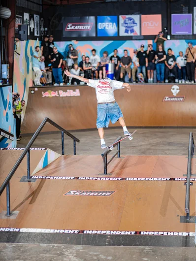 Switch Frontside Bluntslide