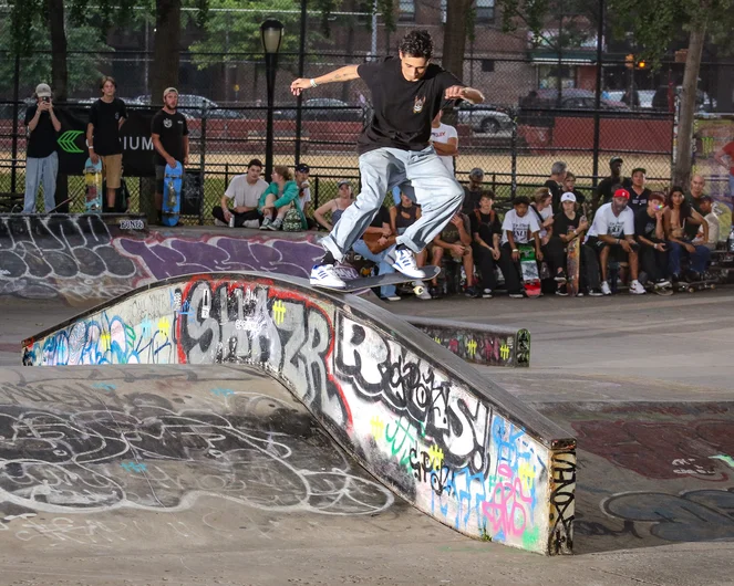 The kid returns. Last year Nicholas Ramos went all the way and won Damn Am NYC 2022! Front tail from the man 

<!--damnamnyc23-day2-->