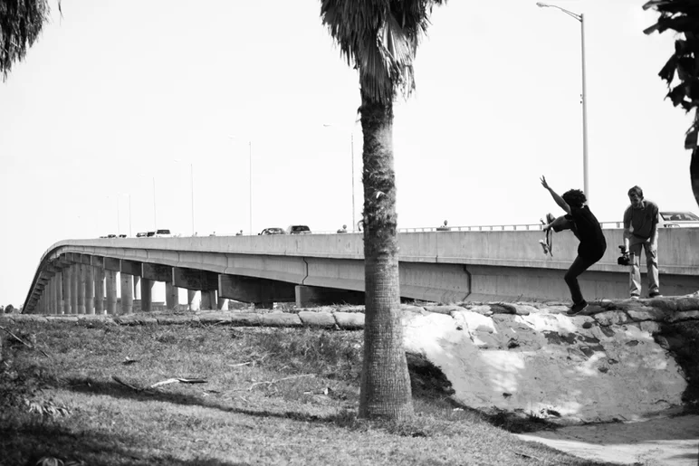 <!-- ffn_PB_nov13 -->
Davin busted a first try boneless on this crusty bank on the bridge that separates Melbourne from the beach.