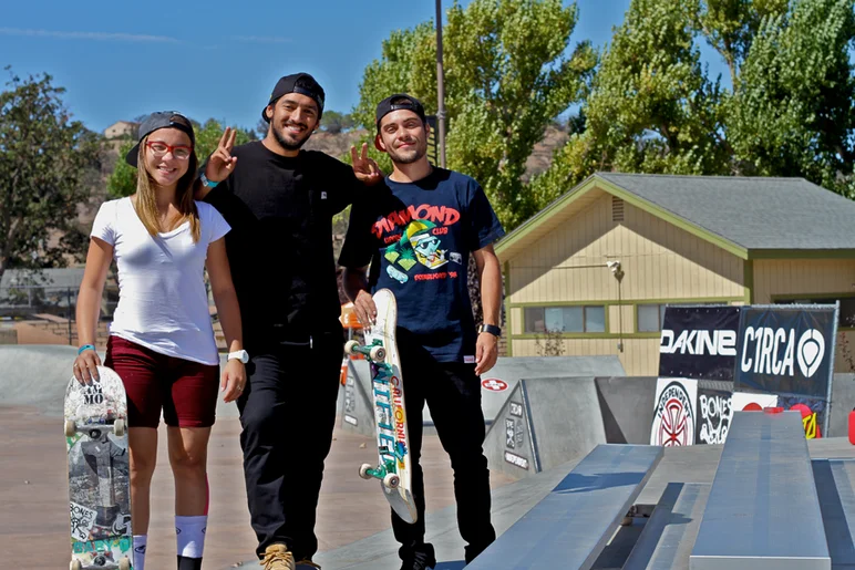 <!--daww-thurs-->

Ripping Brazilians SLS Pro's Pamela Rosa and Kelvin Hoefler with their boy JP Oliveria.