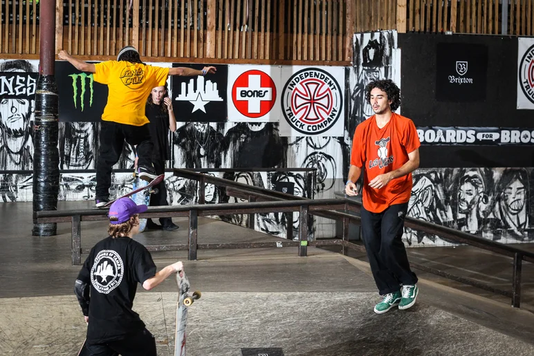 <!--soj19photos-->

Jordi Zapata Front Crooks in heavy Traffic
