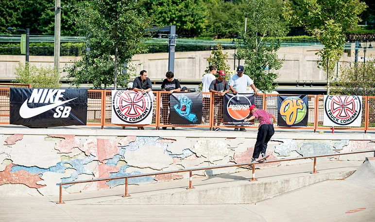 <!--dachi18-finals-->

Mr. Montoya takes advantage of an open area great for Back Smiths.
