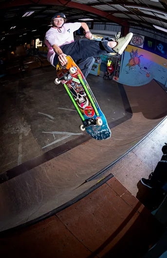 <!--pro20womenquals-->

Andy Anderson uses his Mind Control to pull this Frontside Airwalk.
