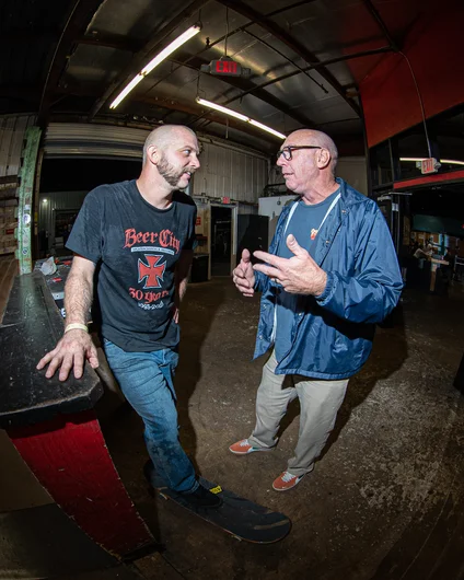 Tim Mott catching up with SPoT team rider Brian Adams

<!--oldmanbowljam23-->