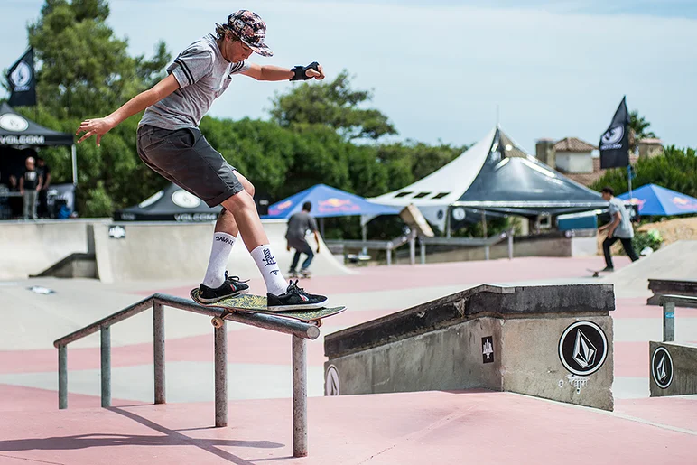 <!--daport14-->

George Poole comes all the way from France and has a mean frontside feeble.