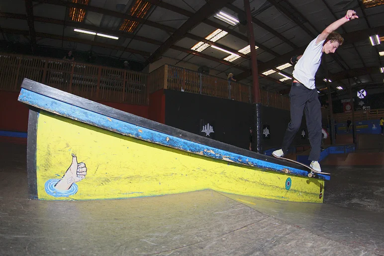 <!--btsb17-->

Tyler Wolford - Back Lip down the Hubba