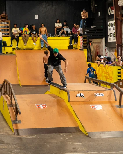 Jordi pops in and out with a nollie crook on the pyramid box <!--harvestjam21-->