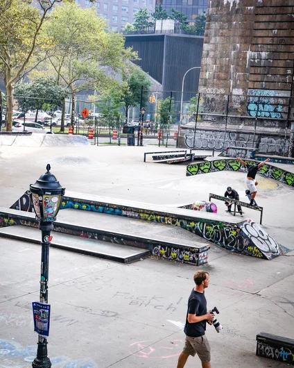 It's 10am: Matt and Frank are already out filming clips for SPoT Life and IG

<!--damnamnyc23-day1-->