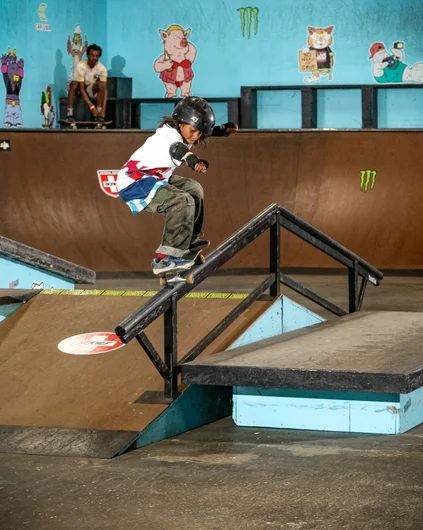 Rain looking strong with this 50-50


<!--schoolsoutjam24-->