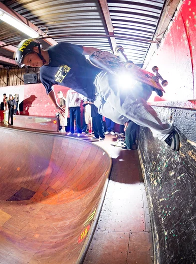 Hampus whipping around like a psychopath takes a break with a lil’ Wallstall.
<!--tampaam2021indoorbowljam-->