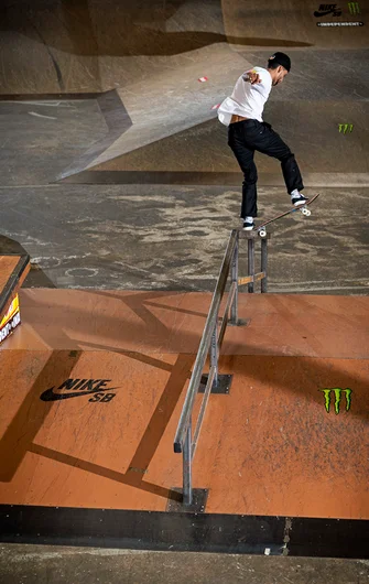 <!--am17sunday-->

Damn Am runner-up Maurio McCoy Noseblunts the not so chill A-frame rail.