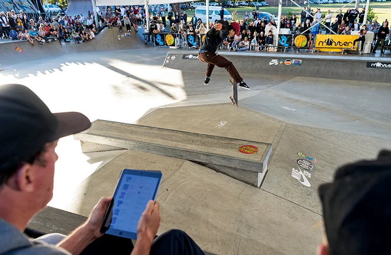 <!--daausfinals-->

Head judge big Milligan checks the technique on Daisuke Ikeda’s Tre Flip, comparing it to the 3 million others he saw this afternoon.