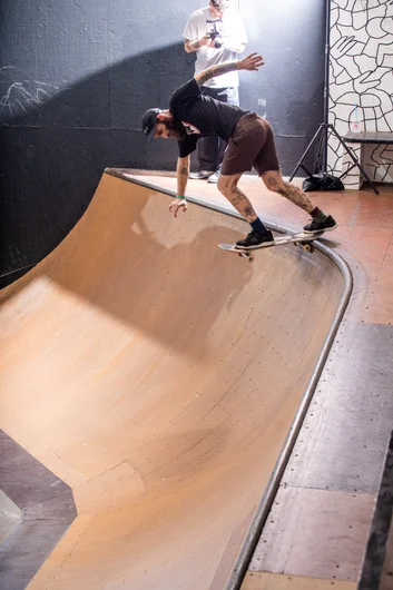 I underexposed the hell out of this photo but whatever. Back tail around the corner from Rocco

<!--harvestjam2022-->