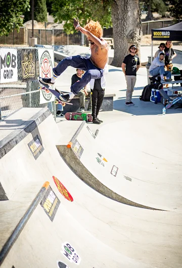 <!--daww19finals-->

Dezmin Lane is a wild man, Ollie Up FS Lip.
