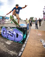 Serge was surging al