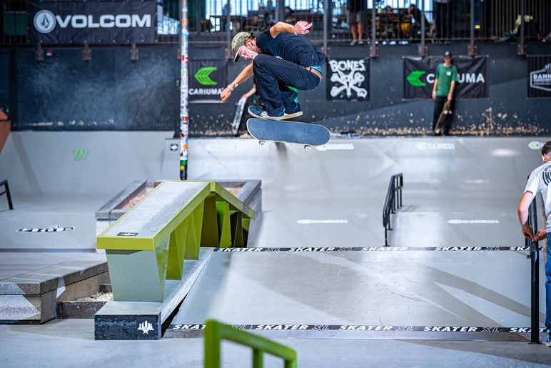 Everyone was hitting the fatty to flatty off this a-frame bank including Marco Rey with a hardflip. 

<!--damnamnetherlandsday1-->