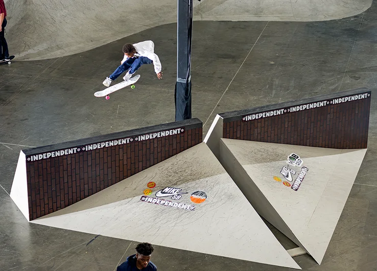 <!--dala18quals-->

Korion Steea blasts a Kickflip Phatty to Flatty up and over.
