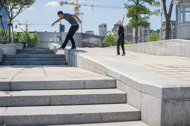 <!-- damnamchina2013 -->

Paul Zitzer with a fake ass back tail. James Craig didn't care though, he's just hyped to be in China! This was just one of the many spots along the river.