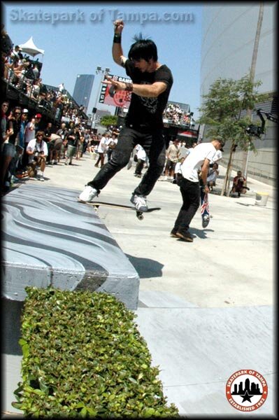 Chris Cole - fakie ollie switch frontsidenoseslide