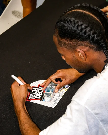 Someone brought Ish’s Tech Deck in to sign.



<!--gasgiantsdemo-->