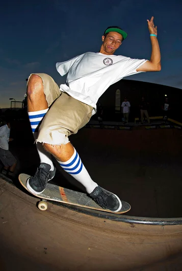 <!--ww14-->

Steven Breeding AKA Lefty once again, this time taking a fakie smith stall and slathering it in sauce.













