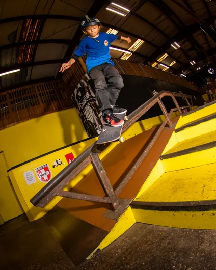 Julian and his family traveled from the west coast and took the contest by surprise. Here's Julian throwing down a first try back smith. <!--harvestjam21-->