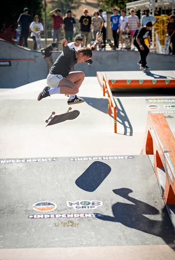 <!--daww19quals-->

Big shout-out and respect to Monica Torres for this Nollie Tre.
