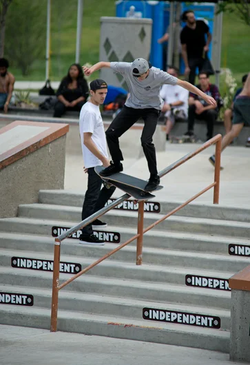 <!--dachi2015finals-->

These two guys get the best trick contest started with some two board hi-jinks.