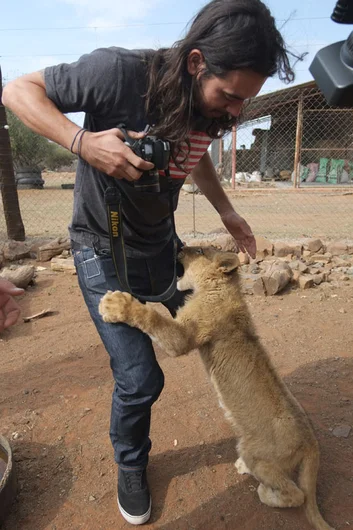 They dive for whatever they can take, including Porpe's jewels.<!-- South Africa: Johannesburg for a Day and on to Kimberley -->