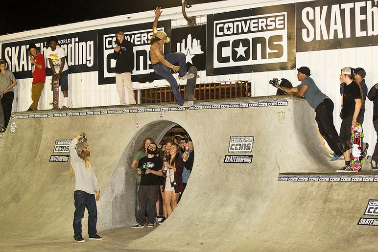 <!--pro16satnight-->

Steven came in 2nd with a pocket full of 2500 one dollar bills and all he had to do were these FS nose blunt slides. No big deal.