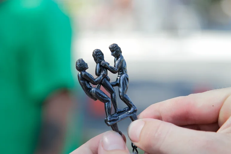 <!--kcc14-->

Taylor's truckstop trinket.