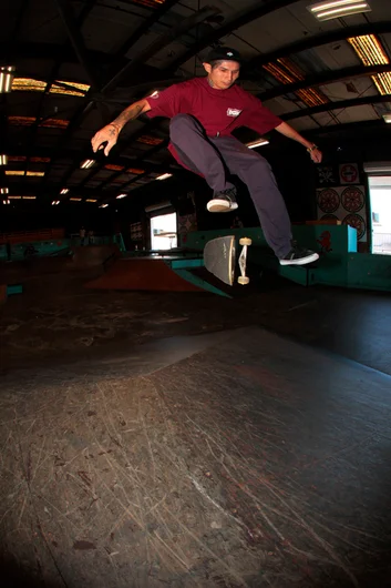 <!--eotmapr16-->

Robby Kirkland - the technical master - has no problem doing this Nollie Inward Heel. He then continued to do a ghetto bird after this, trust me.