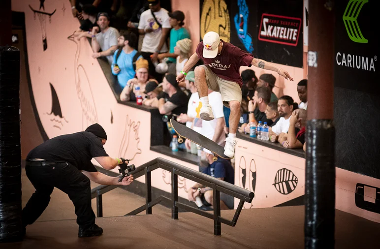 Please leave in the comments… do you like the non-lit Tre Noseblunt slide from this
angle??

<!--tampapro23day2-->