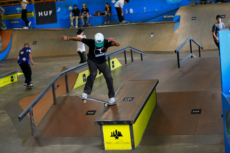 <!--soj17-->

Jordi Zapata nailing down one of many 180 5-0 180's on the hubba. Absolutely crushing it!
