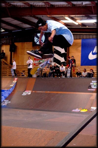 Andrew Langi - kickflip