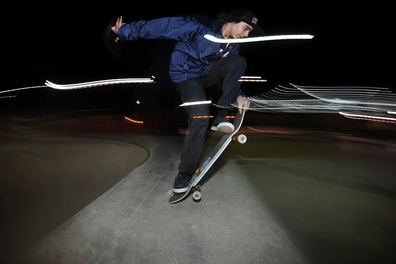 <!-- johhnyRomanoAAnov13 -->

Alejandro is really fun to skate with, especially if you get to skate a bowl or some type of transition. He had a lot of fun scraping his tail across this hump.